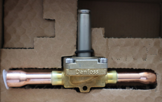 Danfoss solenoid valve with coil